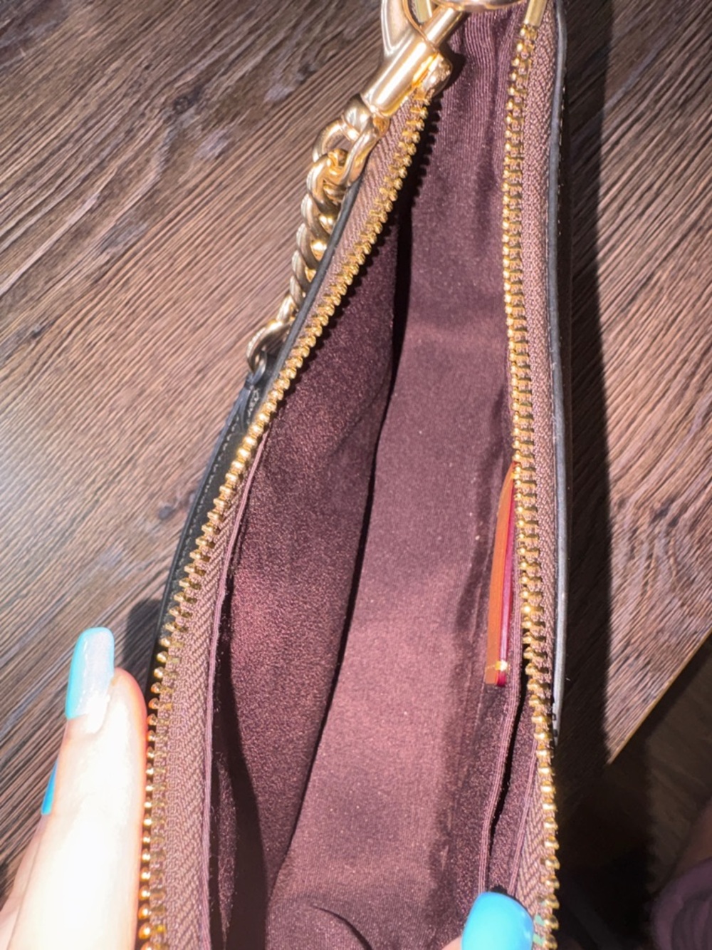 Coach Brown Signature Canvas Shoulder Bag with Gold Hardware - Picture 4 of 8